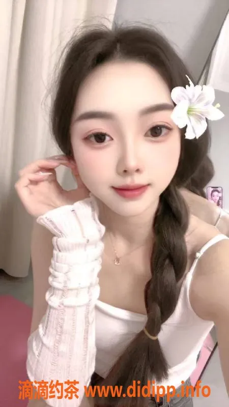 杭州楼凤-上城嫩妹筱筱，900元私聊服务可选！