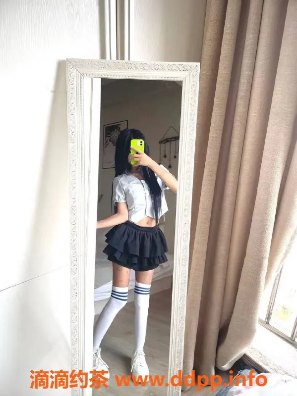 长沙楼凤-岳麓区19岁小竹，162cm 90cm B罩杯，服务超全面