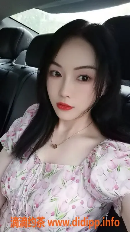 厦门楼凤-湖里小金金，29岁少妇，尽享专业按摩服务