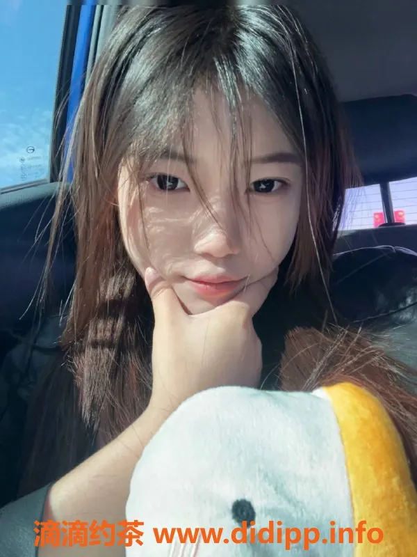 杭州楼凤资源信息,上海小鹿18岁，172CM胸围36B+可爱女友，激情服务！