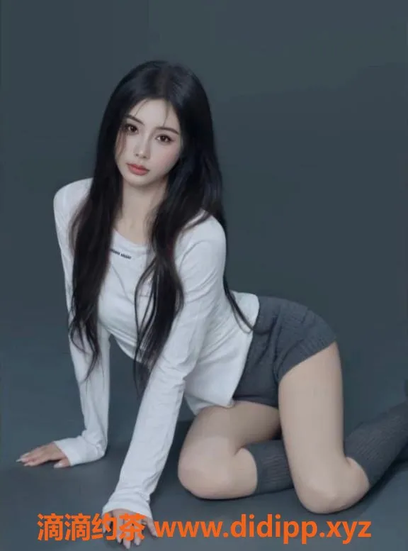 广州楼凤资源信息,天河御姐狂野，SM大胸夜课12P等你体验！