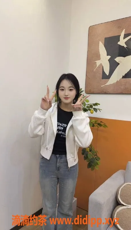 广州楼凤-天河嫩妹安琪，800元尽享舌吻服务