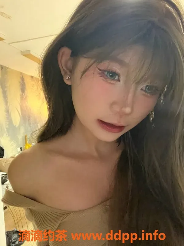 成都楼凤-成华区玲玲，160cm白虎少女，甜美亲密体验