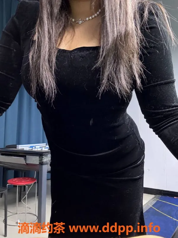 郑州楼凤资源信息,东站附近19岁苏格，170cm 36E，特价服务来袭