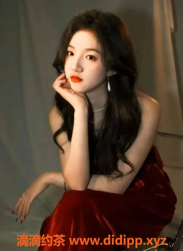 成都楼凤-成都嫩妹七七，173高胸B+，600元/小时，服务好