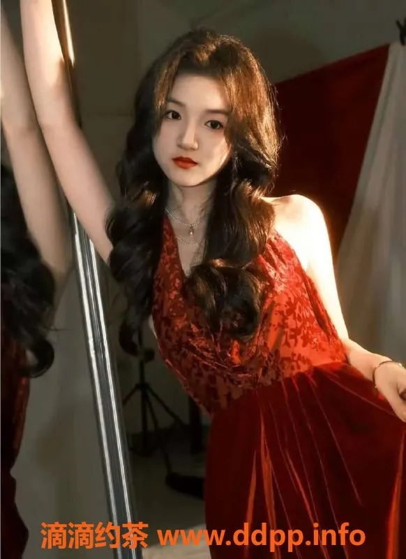 成都楼凤-成都嫩妹七七，173高胸B+，600元/小时，服务好