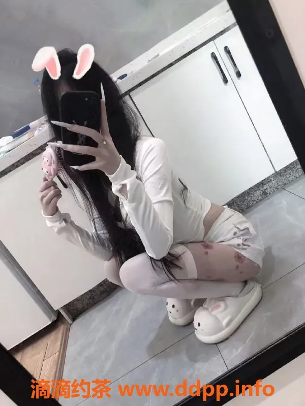 成都楼凤-春熙路嫩妹贝贝，感觉车6p，代聊服务