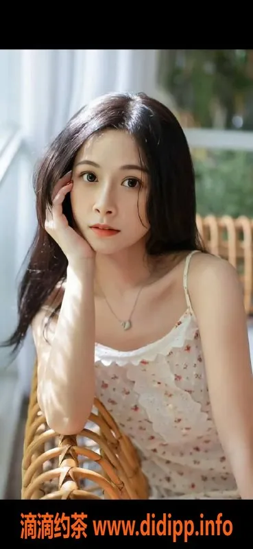 成都楼凤-武侯小鱼儿，双飞好体验，600/1000