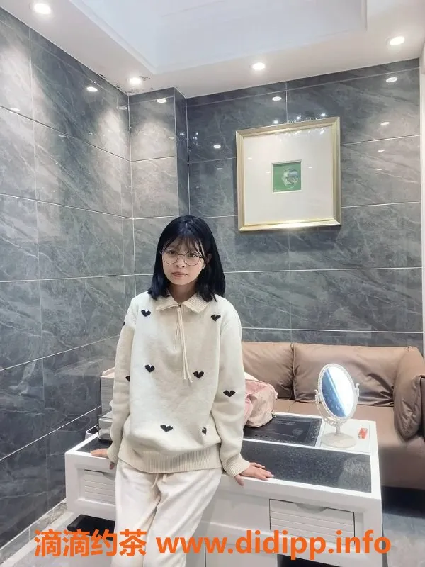 广州楼凤-天河冰玉，舌吻69p体验，700p让你欲罢不能