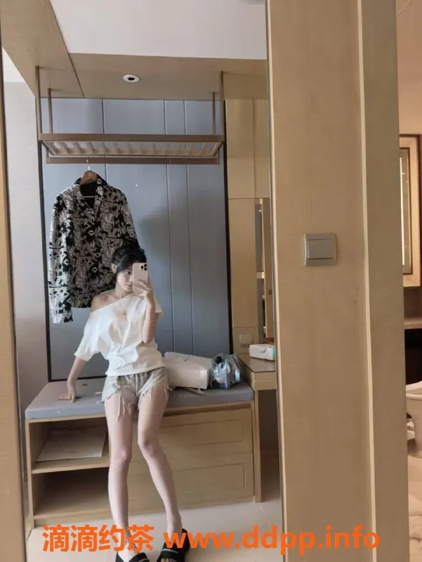 广州楼凤-广州白云小鱼嫩妹，1000起服务