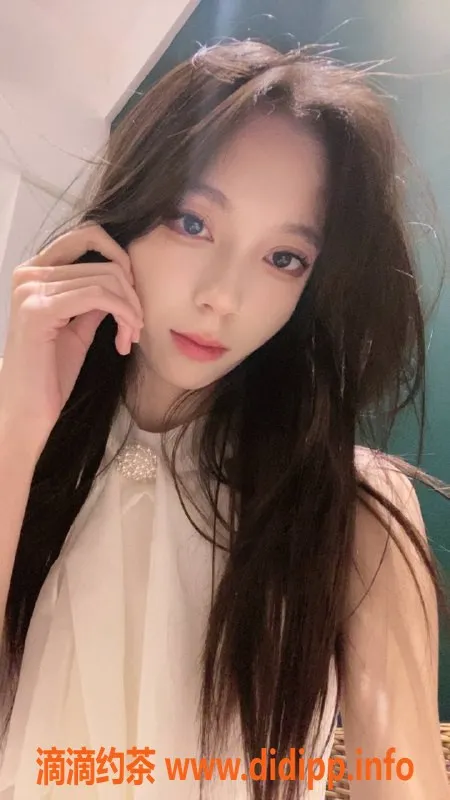 广州楼凤-天河小豆包，嫩妹大长腿，7P鸳鸯浴