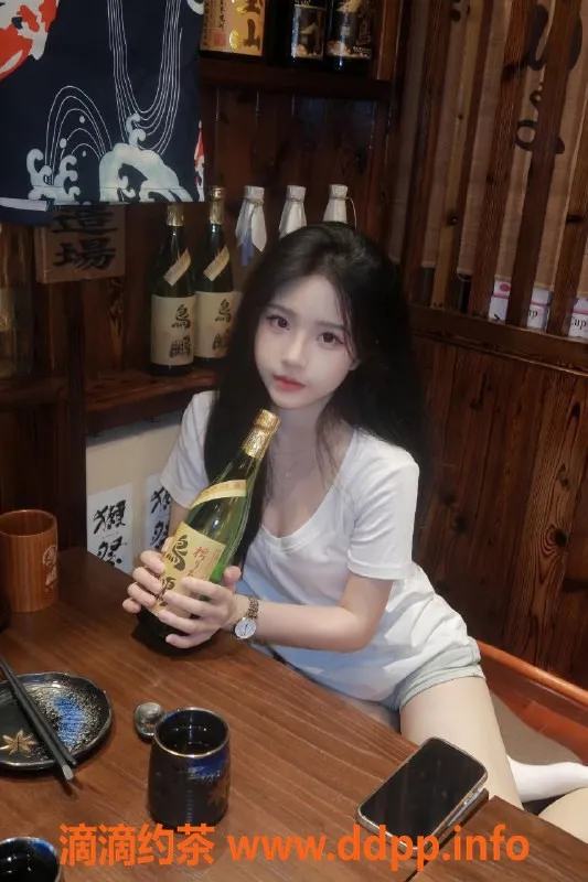 广州楼凤-天河嫩妹秦柒月，7P鸳鸯浴热浪来袭