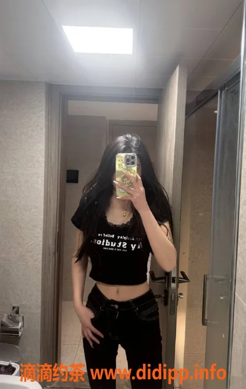 广州楼凤-天河嫩妹诗琪，12P大长腿舌吻体验