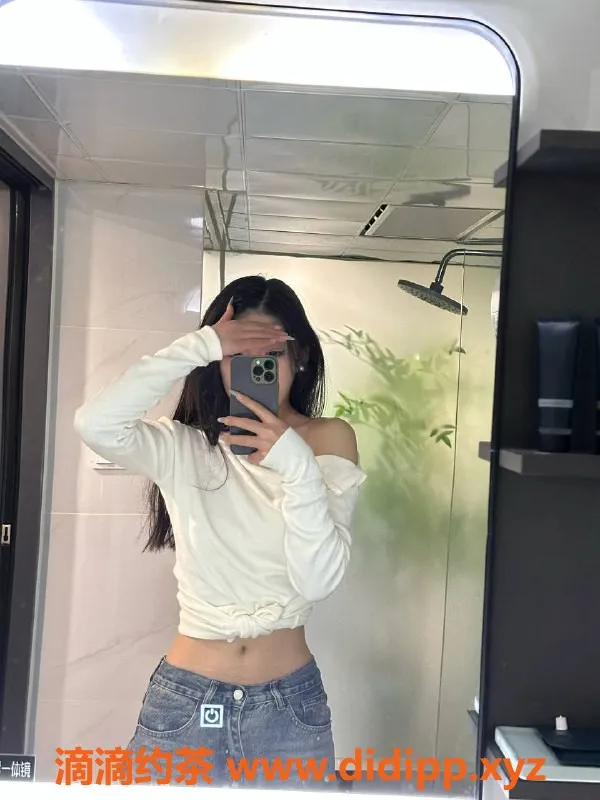 广州楼凤资源信息,天河嫩妹诗琪，12P大长腿舌吻体验