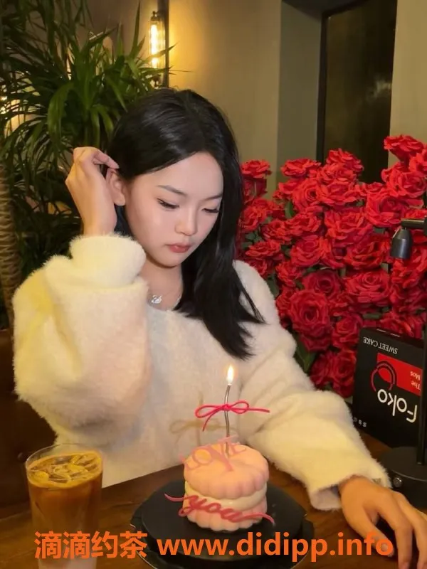 长沙楼凤-芙蓉区小布丁，18岁，165cm，45kg，36B，5P价位