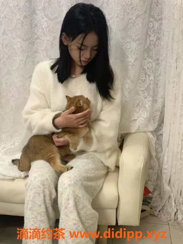 长沙楼凤-芙蓉区小布丁，18岁，165cm，45kg，36B，5P价位