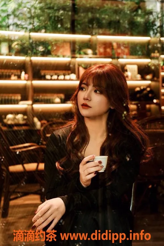 广州楼凤-海珠卡黛儿，9P御姐，舌吻大胸服务