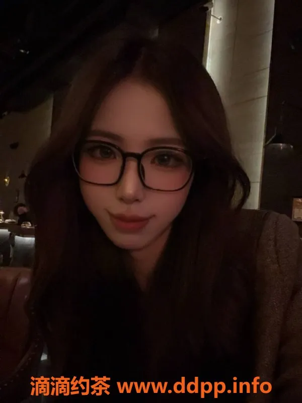 广州楼凤资源信息,佛山禅城御姐66，课费8P，享受舌吻和大长腿服务！