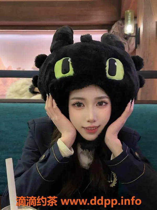 广州楼凤-佛山禅城御姐66，课费8P，享受舌吻和大长腿服务！