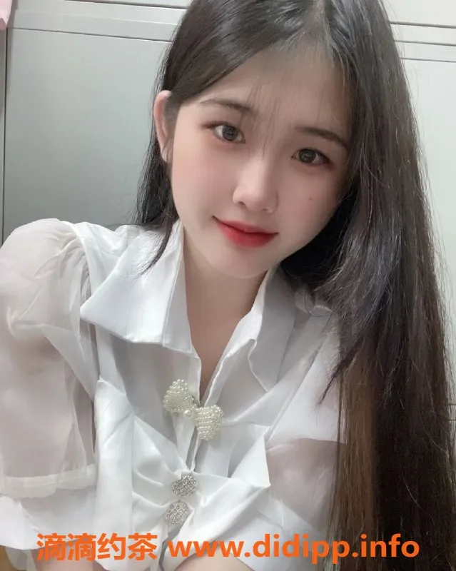 广州楼凤-天河御姐花梦瑶，12P大胸服务等你体验