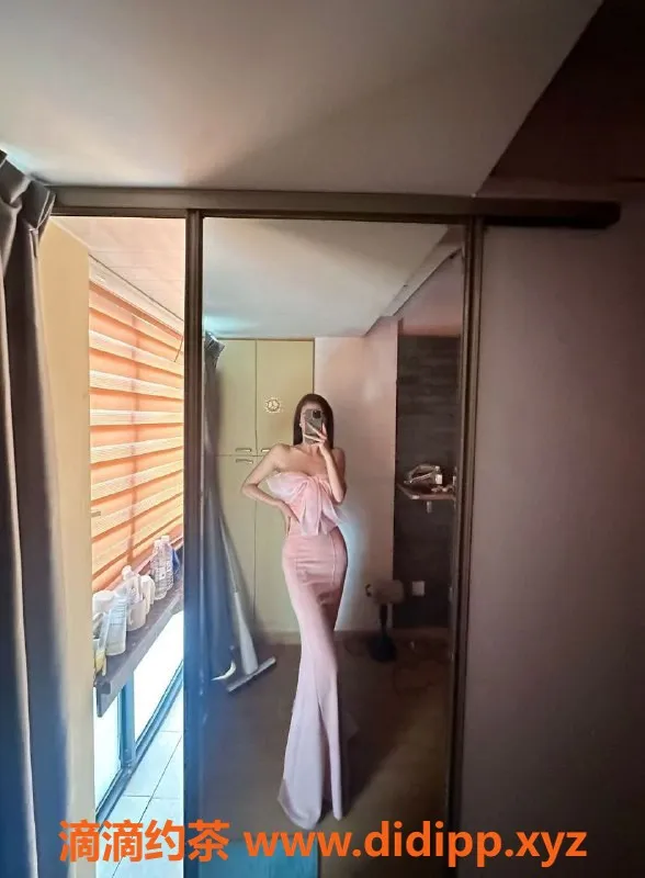 成都楼凤-桐梓林柔雪儿，170cm大长腿御姐服务