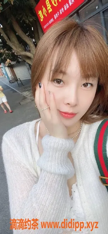 厦门楼凤-思明小叮当，23岁高颜值妹子，服务热情