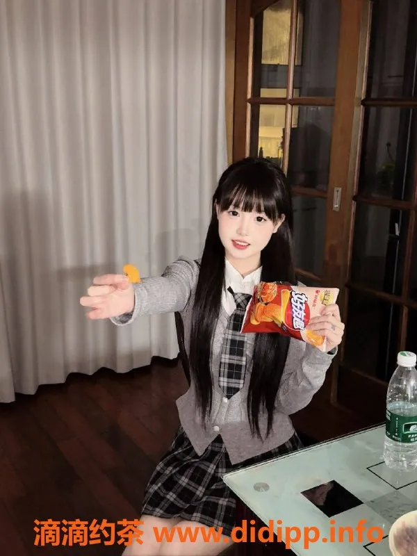 上海楼凤-闵行困困 18岁163cm B罩杯 1200元起