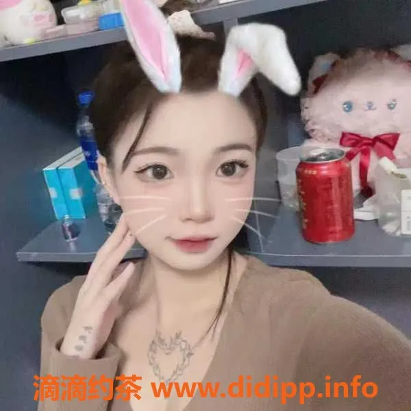 广州楼凤-黄埔小米，18岁，168cm，激情服务体验