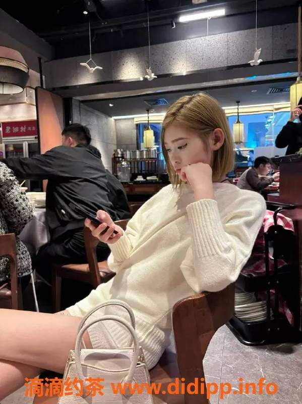 广州楼凤-番禺晶晶 700p服务，期待你的到来！