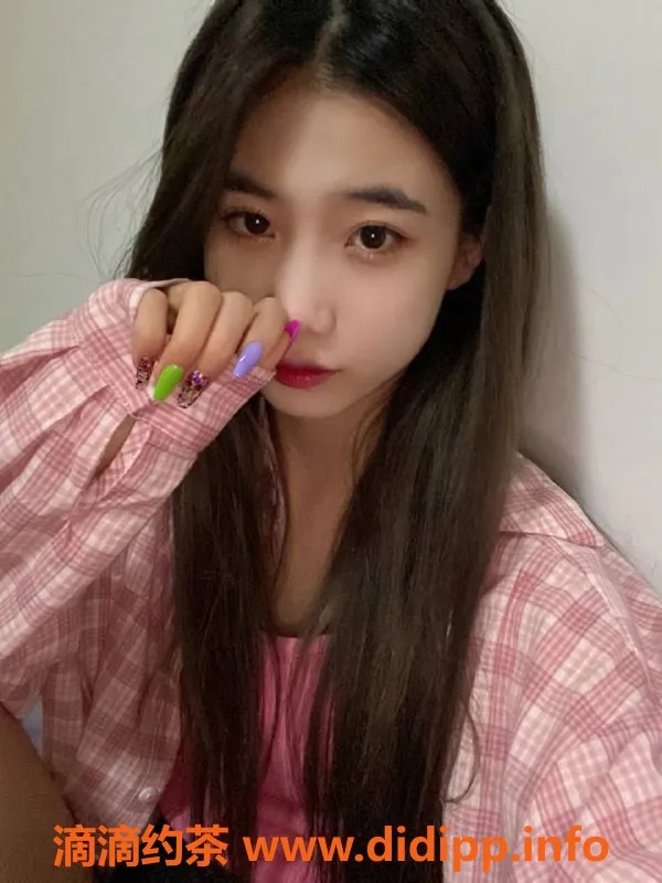 广州楼凤-天河御姐西西，诱惑69p，1000起价！