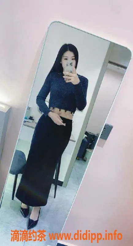 广州楼凤-江夏平面模特开心，171cm 26岁，4米起约会体验