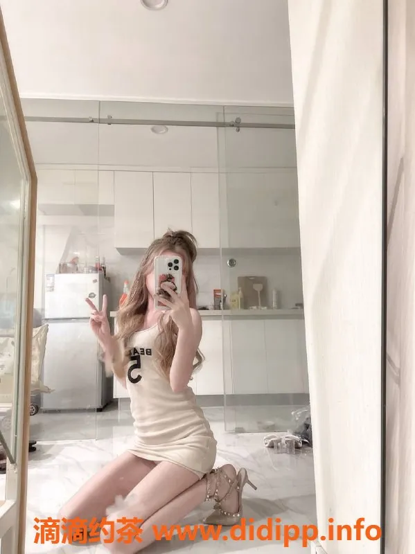 福州楼凤-台江区20岁姗姗，身高160，700元享甜蜜服务