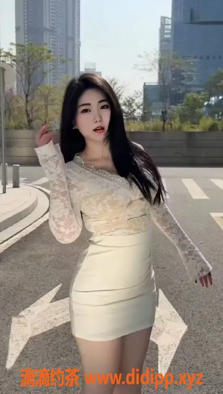 广州楼凤资源信息,佛山湘西格格-22岁170cm微胖尤物，茶水费350起