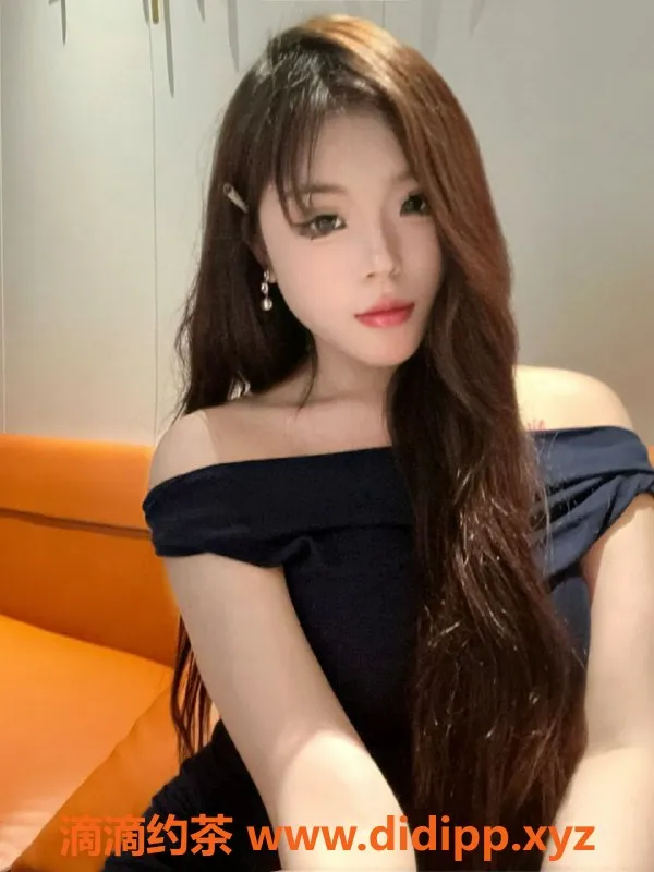 成都楼凤-成都成华区小u，20岁颜值车，700元起