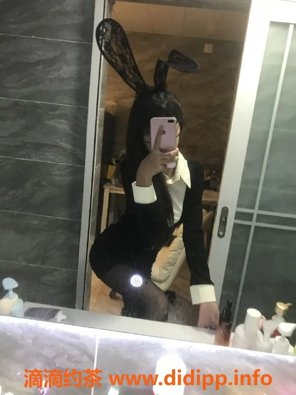 成都楼凤-成都雯雯，18岁嫩妹，600p体验快感！