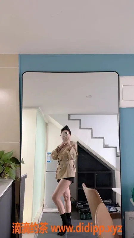 成都楼凤-成都锦江区颜值车焱焱，24岁C+胸，700元起