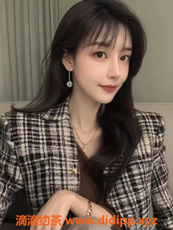 成都楼凤资源信息,成都青青20岁，身高165，900元/60分钟