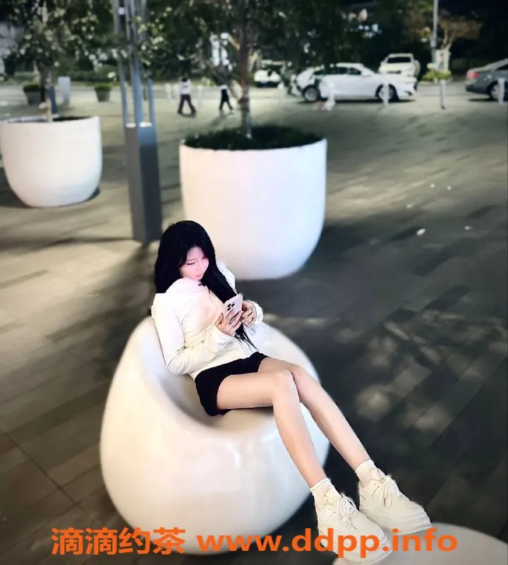 上海上门服务-静安怡怡，18岁165cm B罩，超值服务