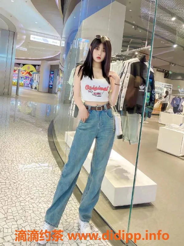 北京楼凤资源信息,北沙滩嫩妹语舒，批发内衣12Z起