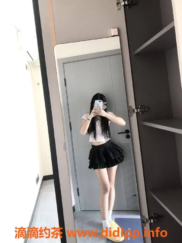 广州楼凤-黄埔嫩妹小苹果 7P舌吻大胸体验推荐