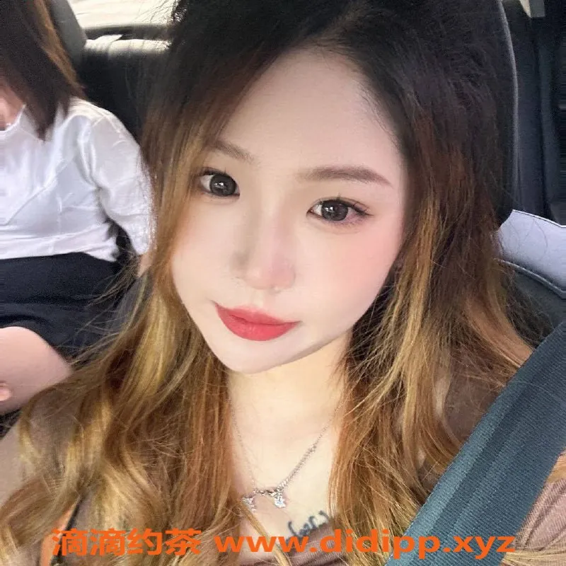 广州楼凤-天河大奶牛：御姐舌吻8P体验