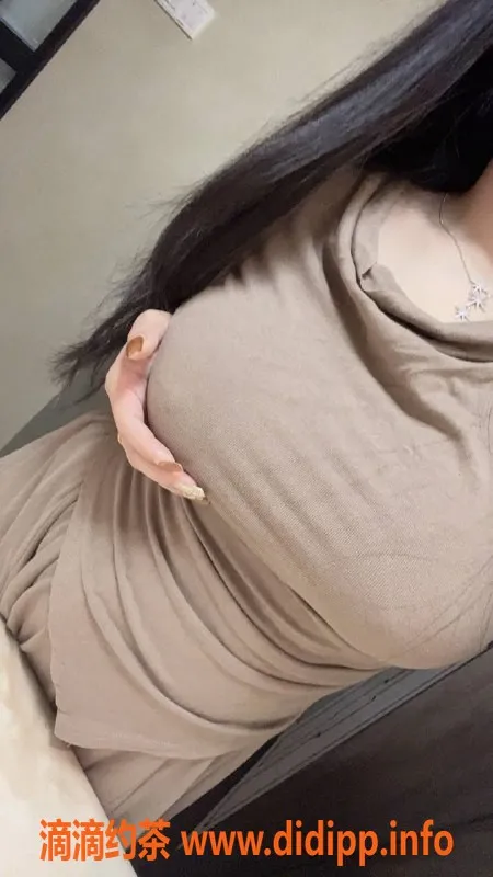 成都楼凤-武侯区御姐小玉，160cm大奶型，5p畅玩！