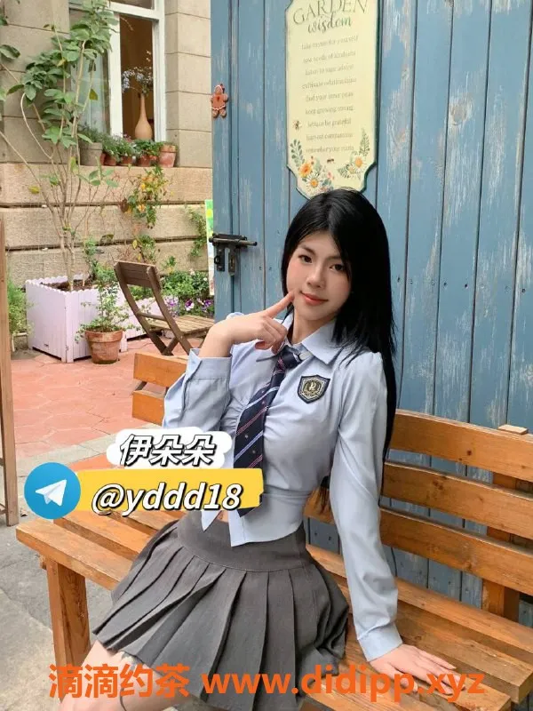 厦门楼凤-厦湖里区伊朵朵，160身高，45体重，共浴服务