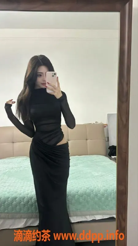 广州楼凤-天河御姐张诗曼，25PP夜课服务