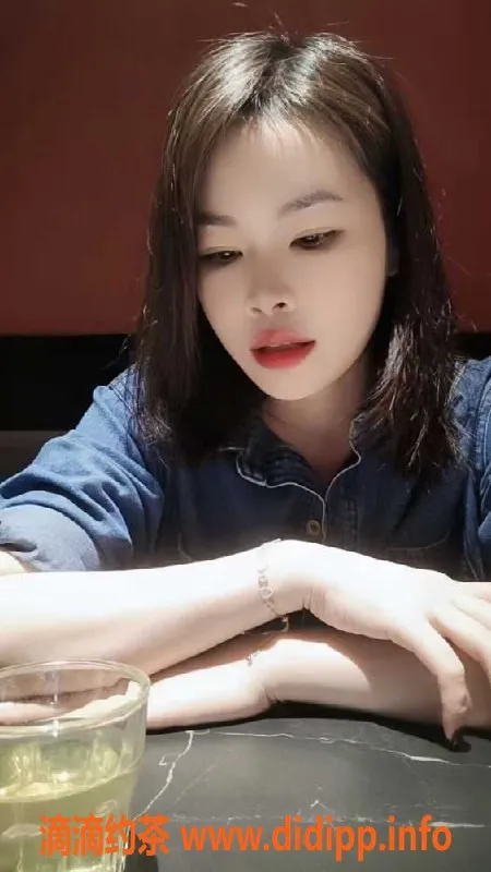 深圳楼凤资源信息,龙华兼职美美，26岁，完美身材，服务优质