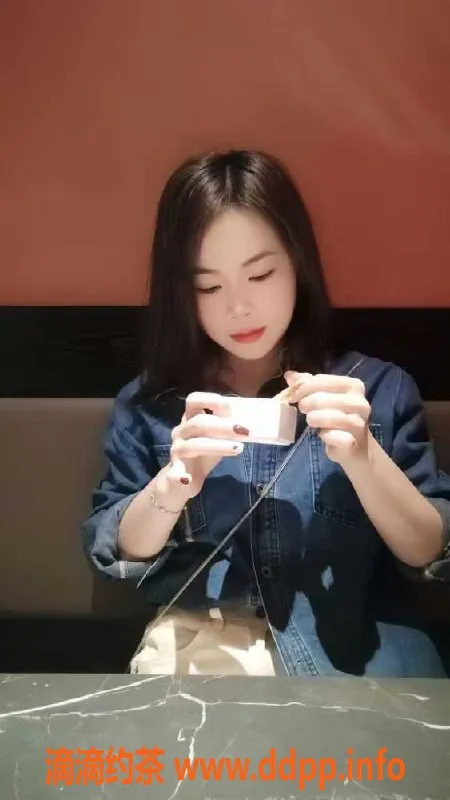 深圳楼凤-龙华兼职美美，26岁，完美身材，服务优质