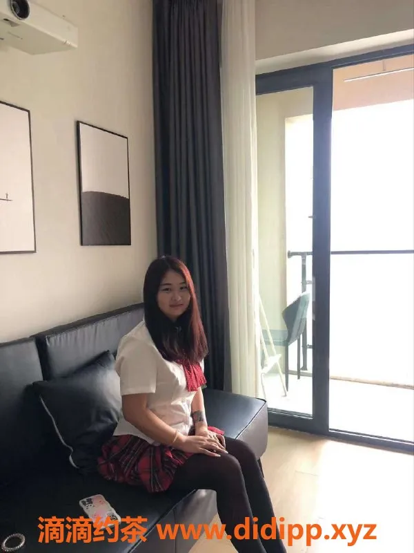 成都楼凤-成华区小灵灵 160cm E罩杯 热情服务仅需400元