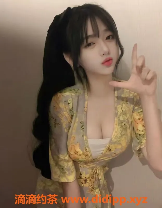 广州楼凤-天河区21岁白桃，160cm 36D诱惑