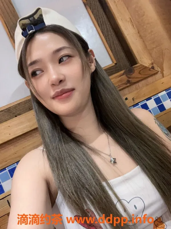 广州楼凤-白云小四，25岁166cm美女，服务舒适