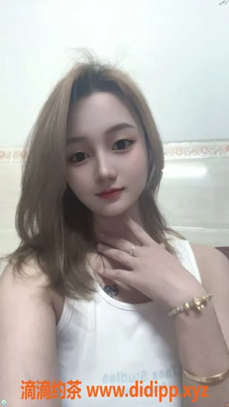 广州楼凤-天河李依桐，600元可享69p与舌吻服务